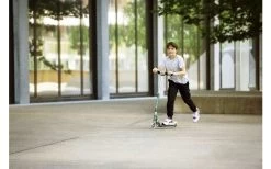 Micro Sprite LED Klappbarer Aluminium Scooter Mit LED-Rollen Autumn Rot 13 Micro Sprite LED Klappbarer Aluminium Scooter Mit LED-Rollen Autumn Rot -Outwell Store 536071 3521666